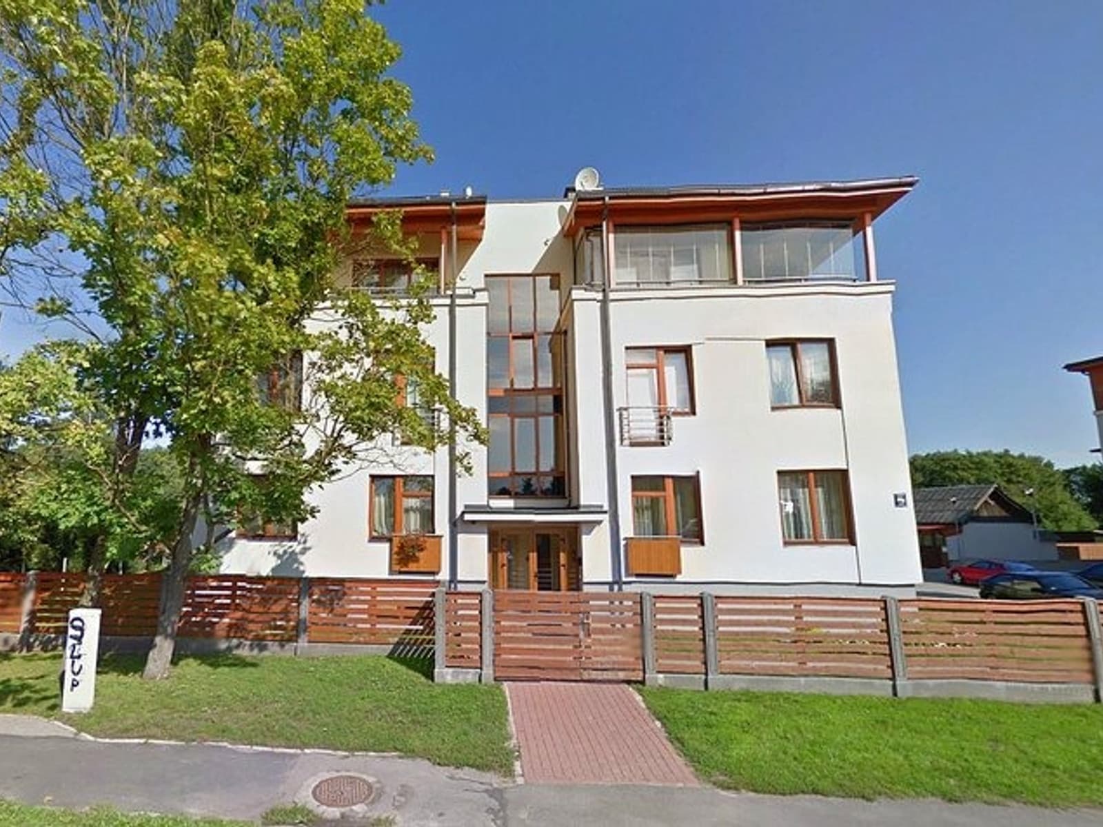 Street-facing exterior of the Trīs Dālderi residential building at Kantora Street 87.